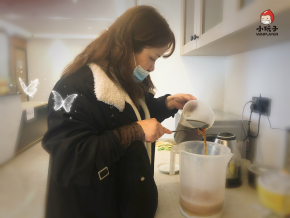 小玩子的同事,才艺多多